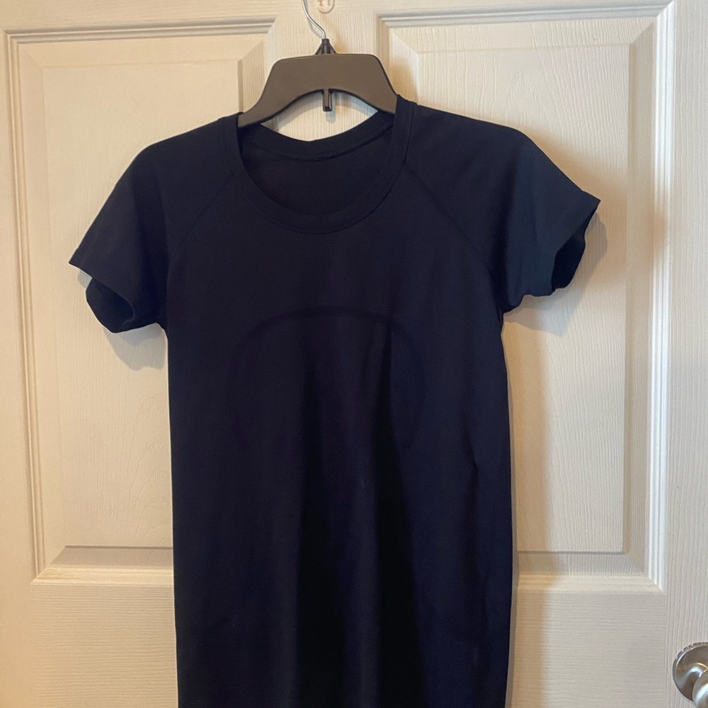 Black Lululemon Swiftly Tech
